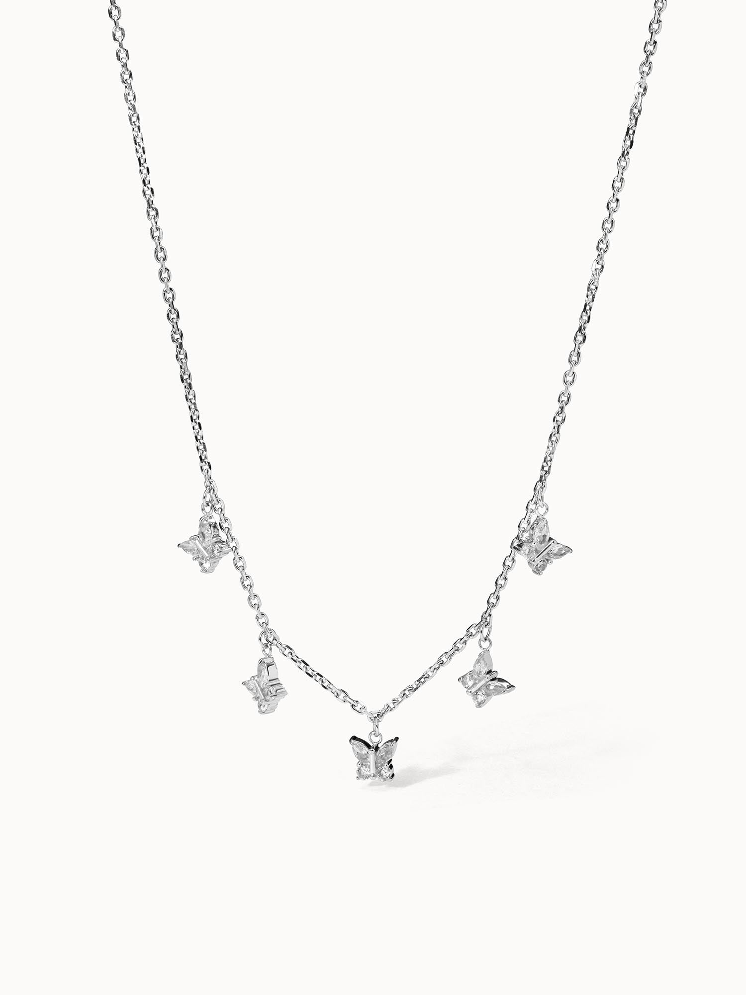 Collana con farfalla