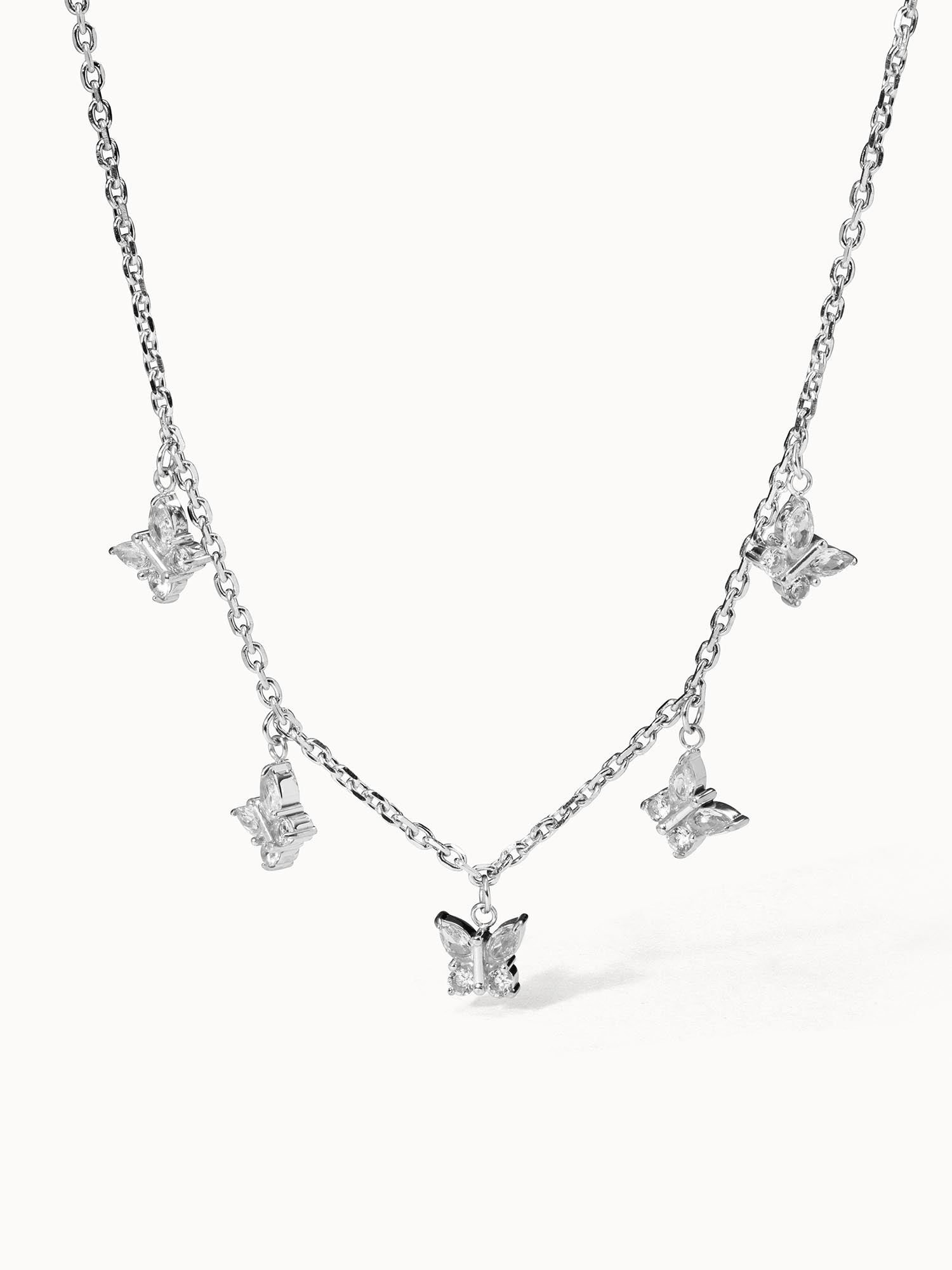 Collana con farfalla