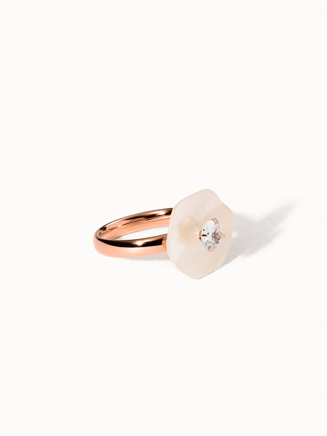 PURELEI Allure Ring Roségold mit Muschel-Blütenform und funkelndem Zirkoniastein, elegant und feminin gestaltet.