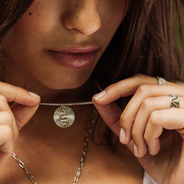 Collana di monete di serpente