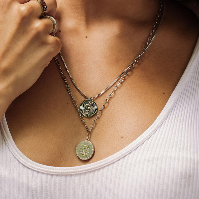 Collana di monete di serpente