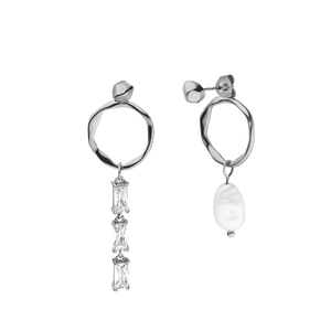 Elua Ohrringe aus nickelfreiem Silber mit Zirkonia und schimmernder Perle, elegant und organisch von PURELEI.