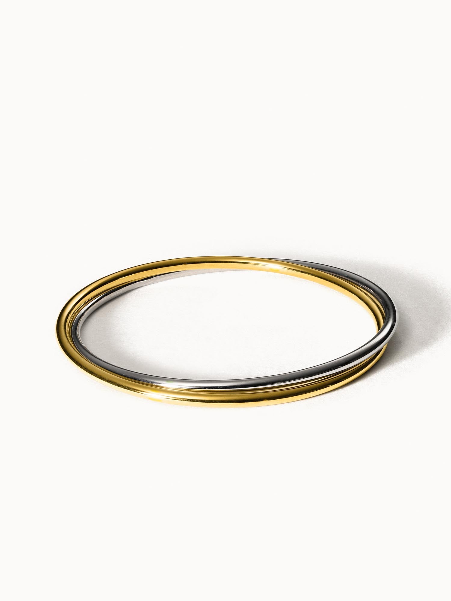 Zweifarbiger Ring aus Gold und Silber, elegant und modern, von PURELEI.
