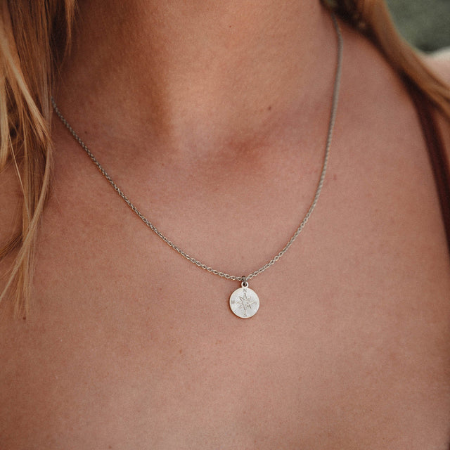 Collana con bussola