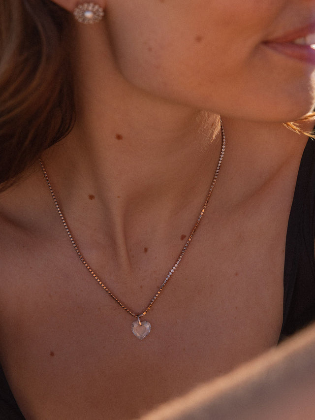 Collana traslucida