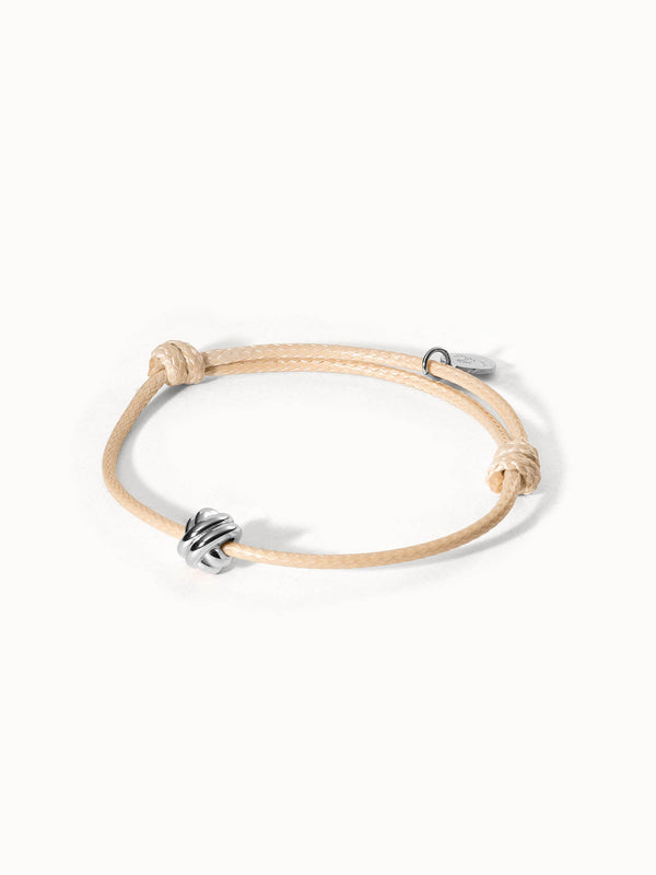 {"color":"Silver", "type":"lead_image"}