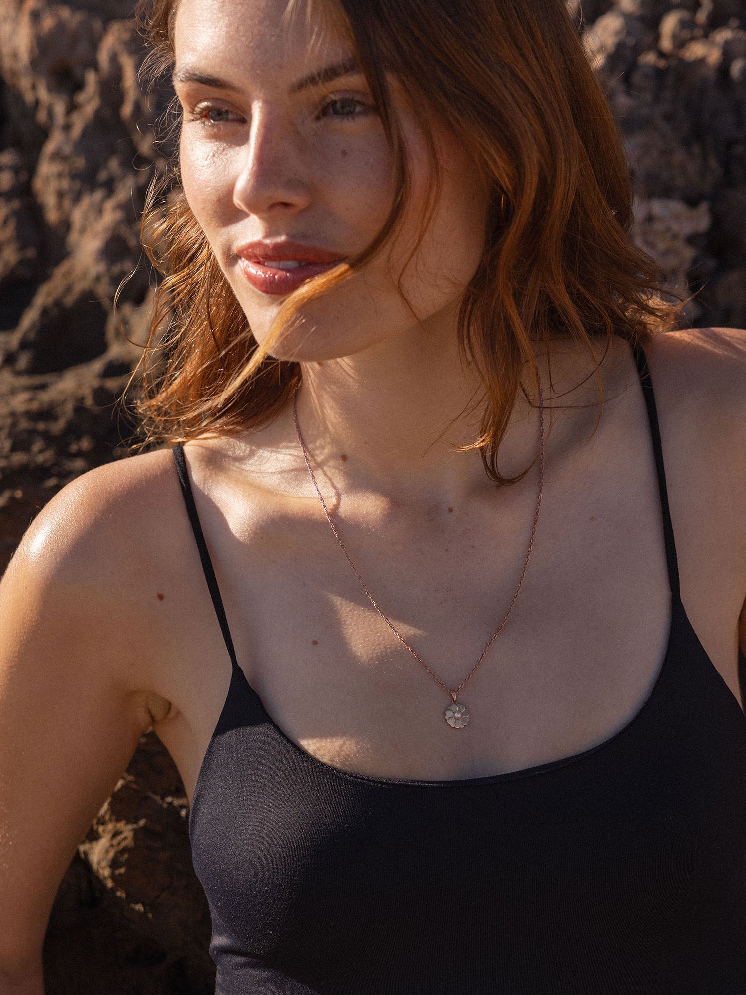 Collana con fiori di compleanno