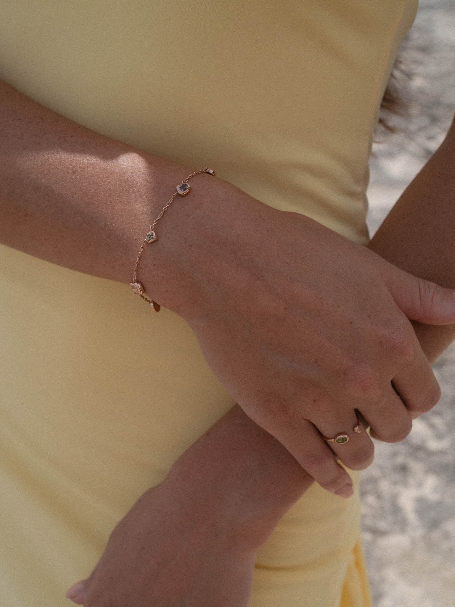 Senti il braccialetto d'oro