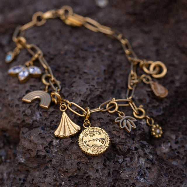 Mahina Club Lei Charm