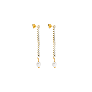 Shimmering Pearl Earring