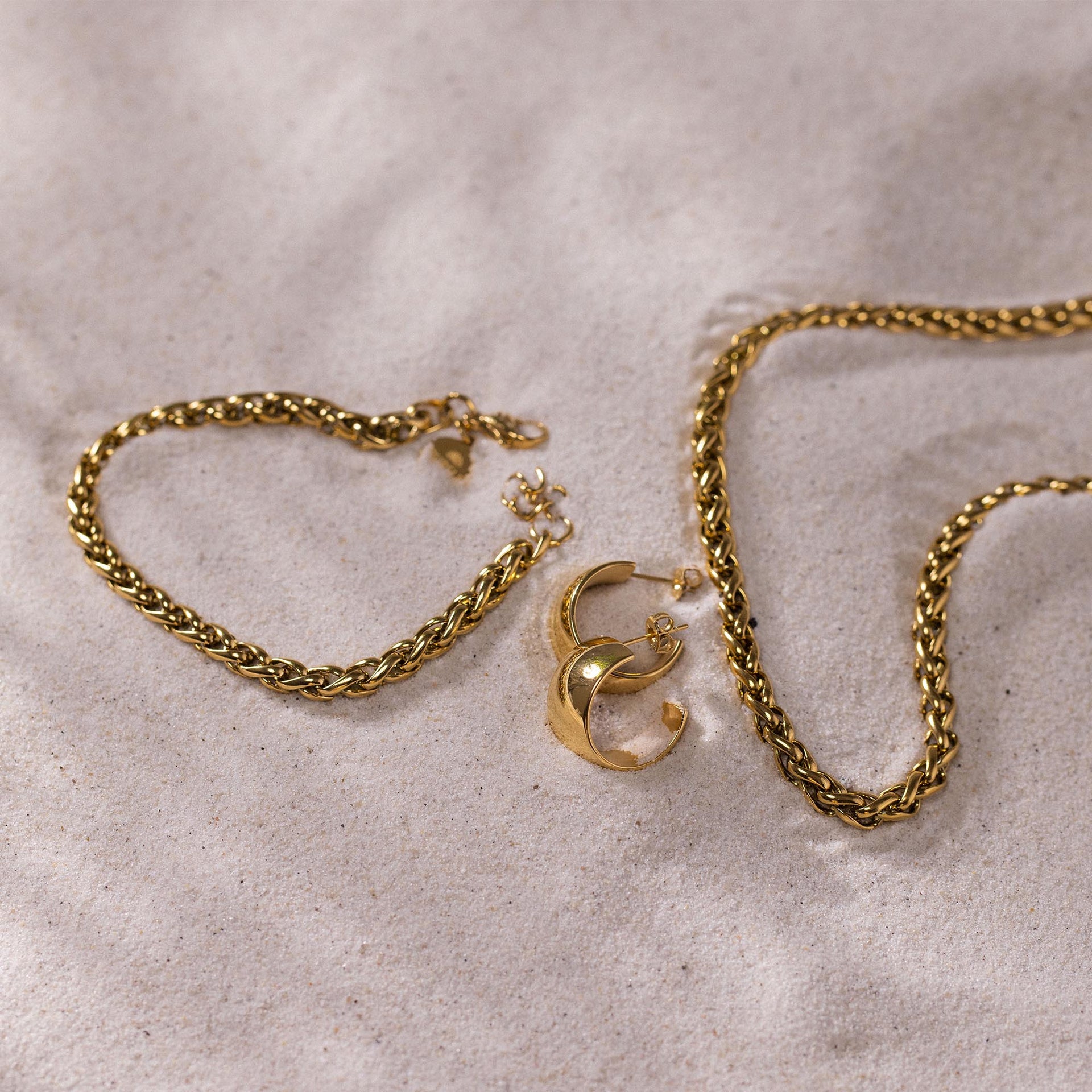 Twisted Bold Necklace