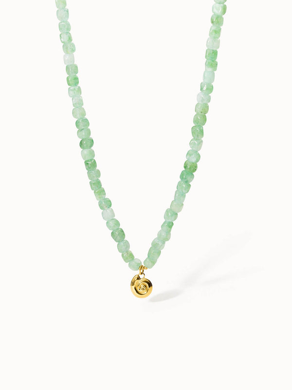 Collana di giada con conchiglia Sundial