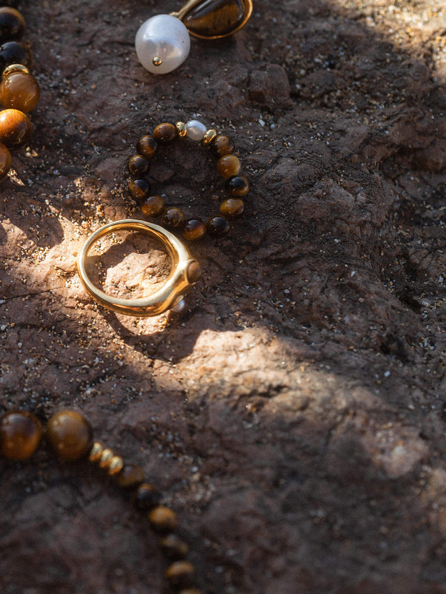Anello con perle occhio di tigre