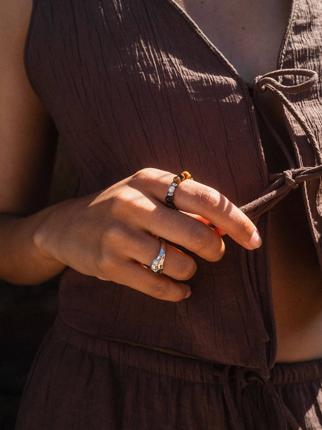 Anello con perle occhio di tigre