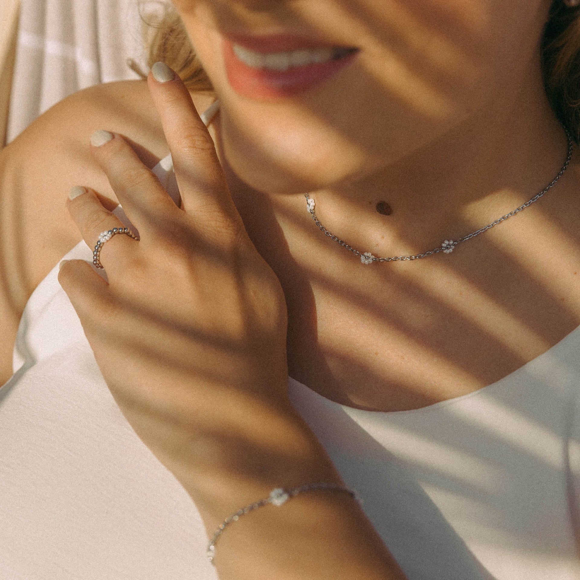 Collana con fiori di lino
