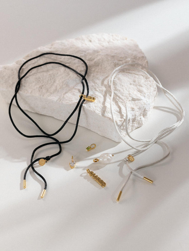 Collana in raso grigio