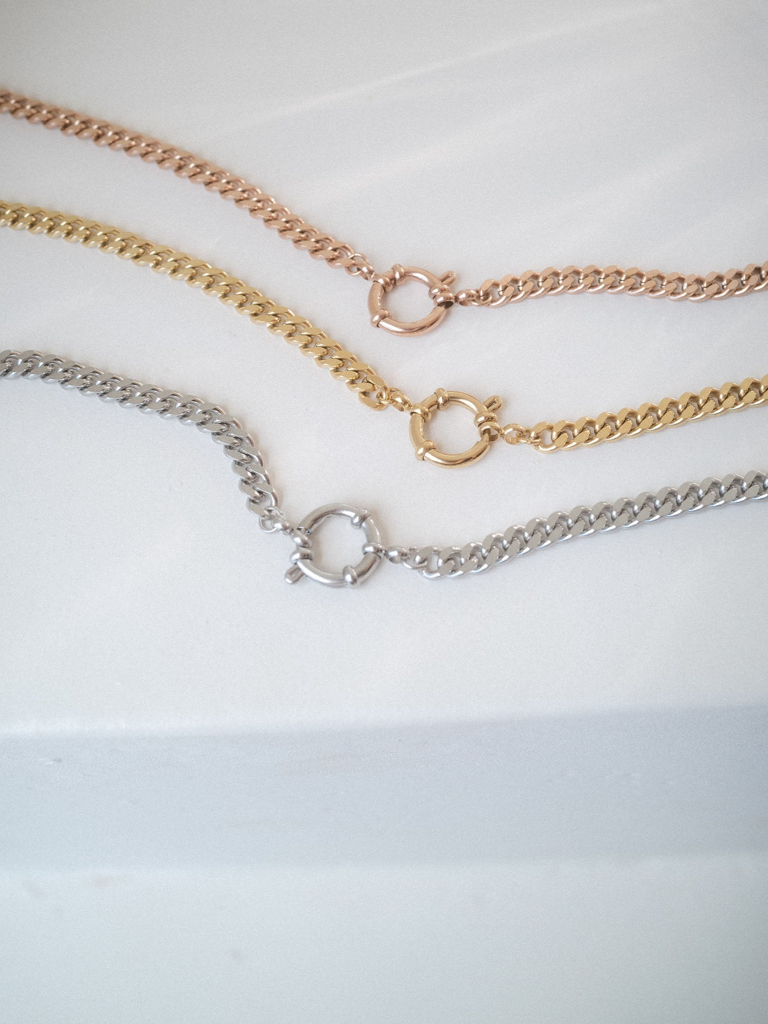 PURELEI Bold Charm Kette in Rosé-, Gold- und Silberton mit Charm-Verschluss, elegant und feminin, hochwertige Edelstahlkette
