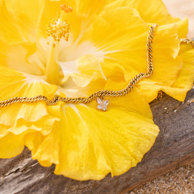 Collana di farfalle delicate